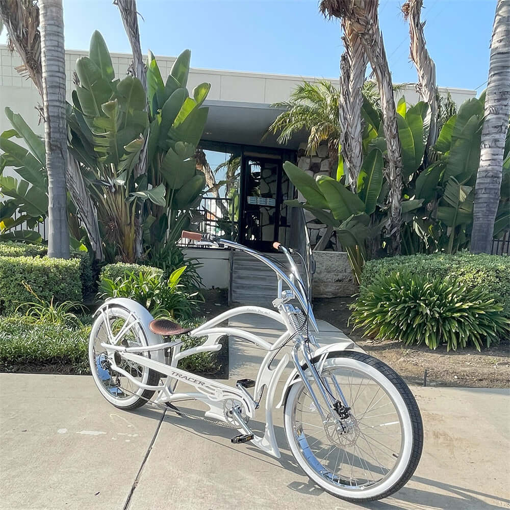 Front angle of the Raider Pro DS7 Stretch Chopper Cruiser Bike in the open air.